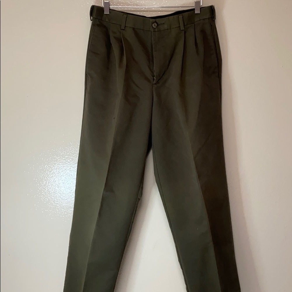 Dockers olive green D4 relaxed fit sz 32x32